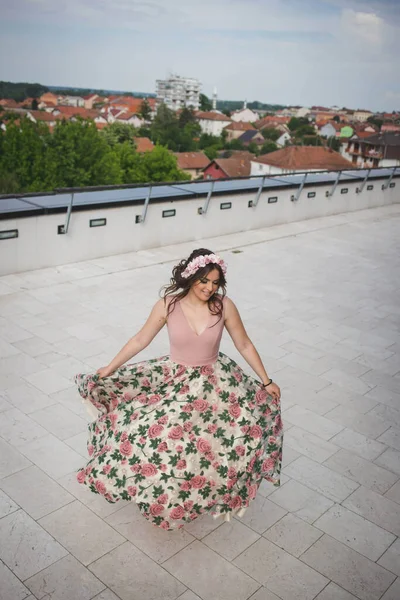 Young Beautiful Caucasian Female Bosnia Herzegovina Wearing Elegant Floral Dress — 스톡 사진