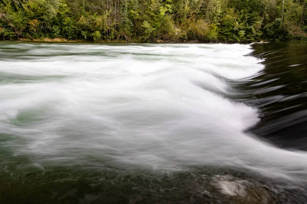 Pintoresco Plano Épico Río Natural Llamado Dobra Croacia Rodeado Por — Foto de Stock