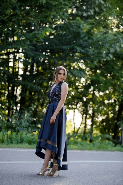 Vit Kvinna Från Bosnien Och Hercegovina Elegant Blå Klänning Med — Stockfoto