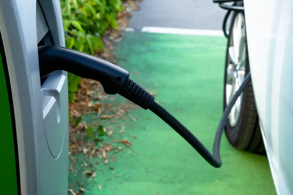 Carregamento Público Tão Barato Como Ligar Carro Elétrico Casa Imagem — Fotografia de Stock