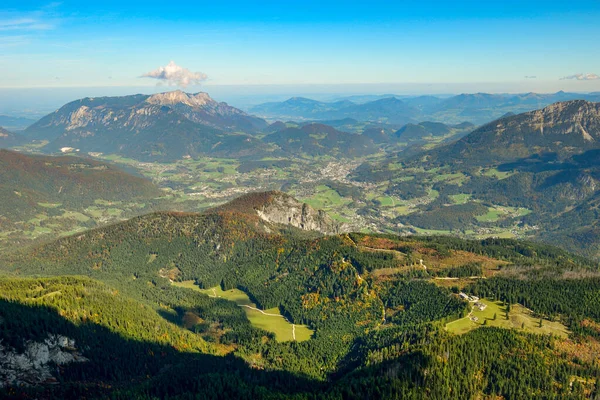 Vista Kleiner Watzmann Para Berchtesgaden Com Untersberg Gruenstein Kuehroint Cabana — Fotografia de Stock