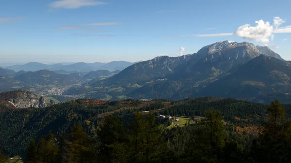 俯瞰克林特山的小屋 Hoher Goell和Berchtesgaden Baěalps — 图库照片