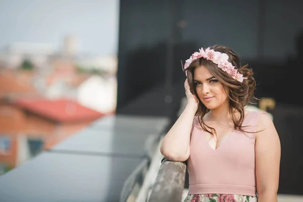 Shallow Focus Shot Beautiful Caucasian Female Bosnia Herzegovina Elegant Dress — Stok fotoğraf