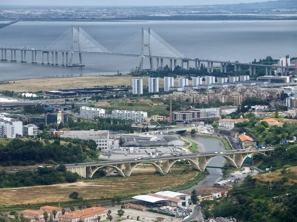 Eine Luftaufnahme Von Lissabon Mit Der Vasco Gama Brücke — Stockfoto