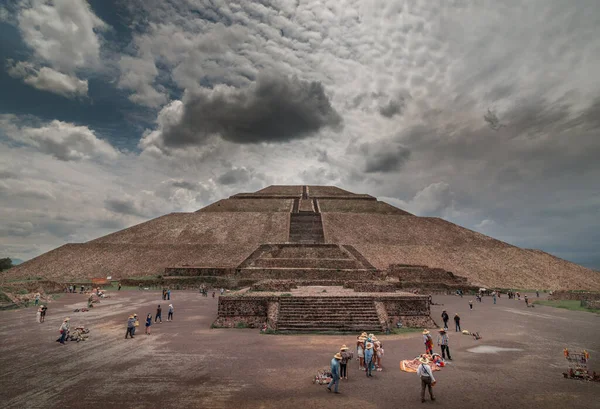 Egy Gyönyörű Panoráma San Juan Teotihuacan Arista Tele Turistákkal — Stock Fotó