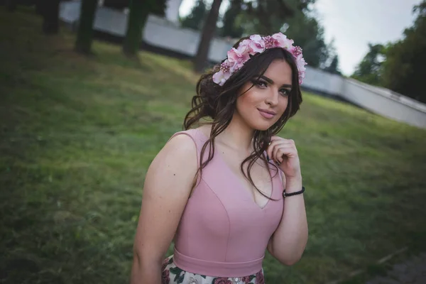 Shallow Focus Shot Beautiful Caucasian Female Bosnia Herzegovina Elegant Dress — Stockfoto