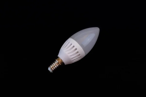 Egy Energiatakarékos Led Lámpa Elszigetelt Fekete Alapon — Stock Fotó