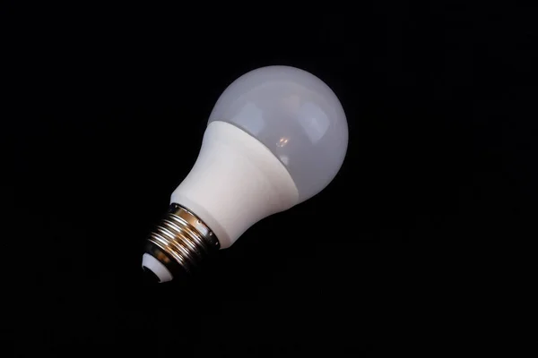 Úspora Energie Led Lampa Izolované Černém Pozadí — Stock fotografie