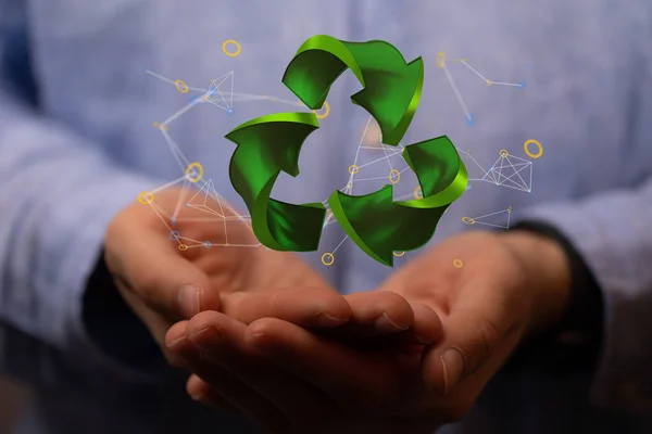 Een Persoon Die Het Virtuele Projectie Van Recyclingconcept Presenteert — Stockfoto