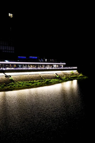 Das Schön Beleuchtete Restaurant Medienhafen Düsseldorf Bei Nacht — Stockfoto