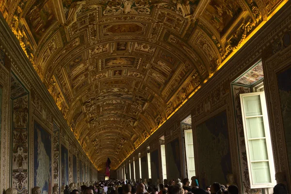 Vaticano Vaticano Cidade Set 2019 Grupo Turistas Dentro Museu Vaticano — Fotografia de Stock