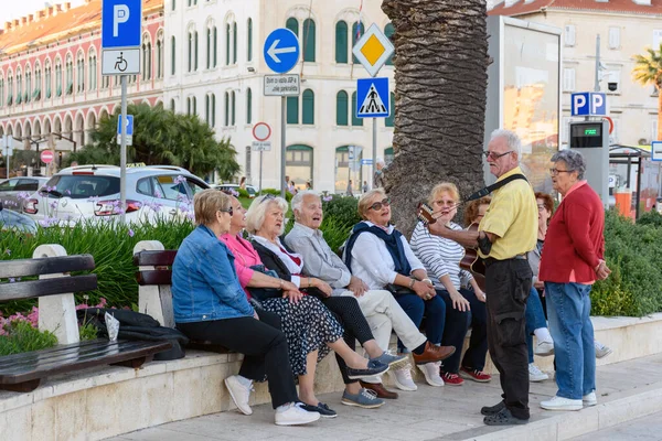 Split Croatia Jun 2021 Πρωτότυπη Εικόνα Ομάδας Ηλικιωμένων Που Τραγουδούν — Φωτογραφία Αρχείου