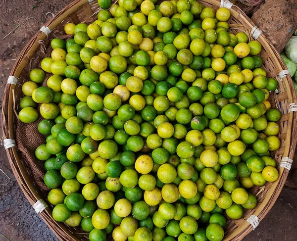 Una Vista Superior Una Pila Mandarinas Contenedor — Foto de Stock