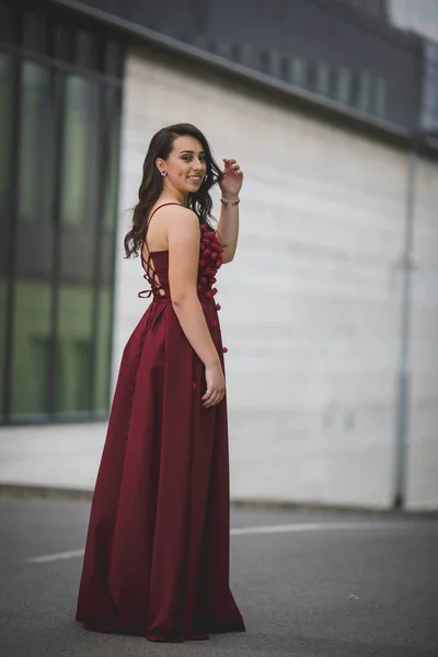 Beautiful Young Woman Posing Red Dress Front Building — Foto Stock