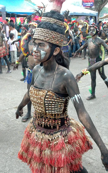 Bacolod Philippines Jul 2021 Traditionella Dansare Färgstark Festival Bacolod Filippinerna — Stockfoto