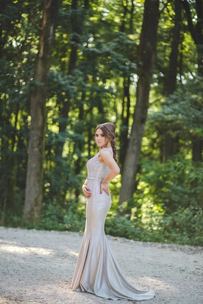 Shallow Focus Vertical Shot Young Woman Side Silver Dress — Stock Photo, Image