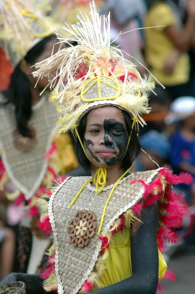 Bacolod Philippines Ocak 2010 Bacolod Filipinler Renkli Festivalde Geleneksel Dansçı — Stok fotoğraf