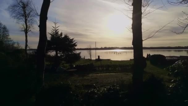 Schöner Sonnenuntergang Über Dem See — Stockvideo