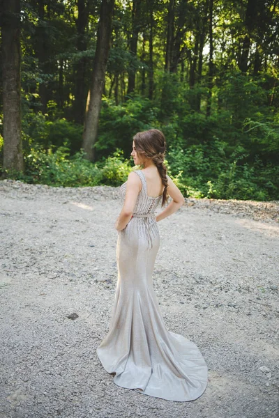 Shallow Focus Vertical Shot Young Woman Back Silver Dress — Stock Photo, Image