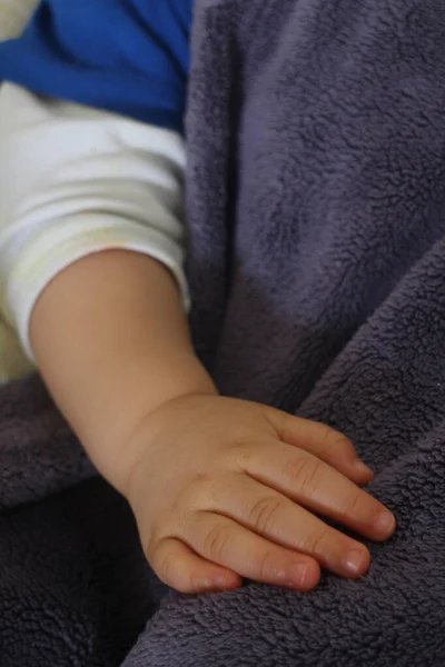 Tiro Perto Mão Criança — Fotografia de Stock