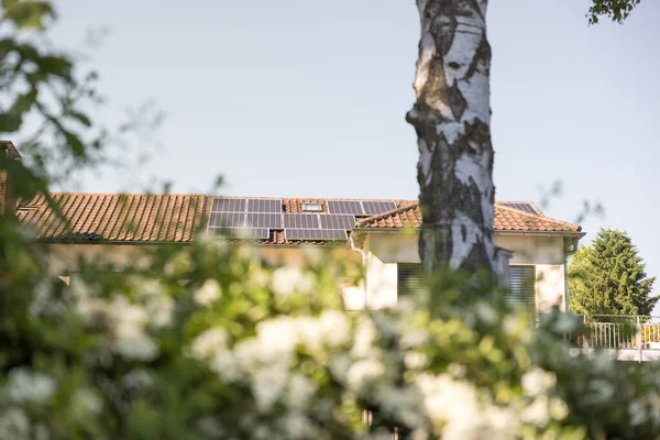 Soukromé Solární Články Střeše Domu Německo — Stock fotografie