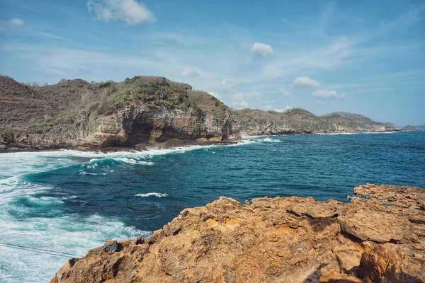 Una Splendida Vista Mare Circondato Scogliere — Foto Stock