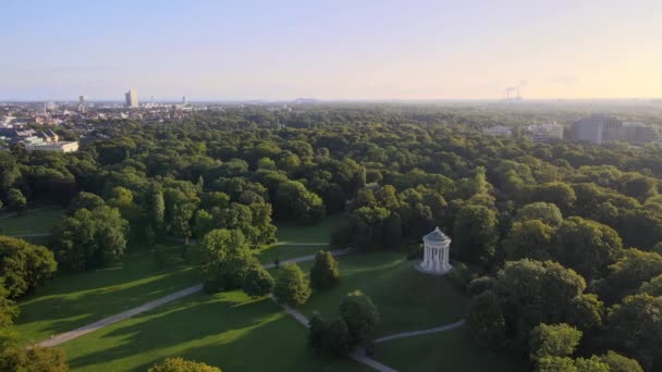 Luchtfoto Beelden Van Mooi Groen Park Zonnige Avond — Stockvideo