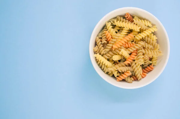 Una Vista Superior Pasta Tri Color Rotini Sin Cocer Tazón —  Fotos de Stock