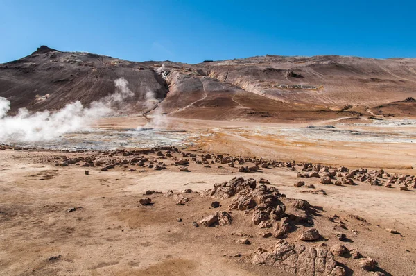 Der Hverir Ein Geothermaler Ort Mit Blubbernden Schlammpools Und Dampfenden — Stockfoto