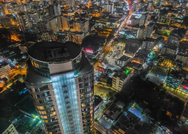 Una Toma Aérea Edificios Modernos Rodeados Luces Por Noche República — Foto de Stock