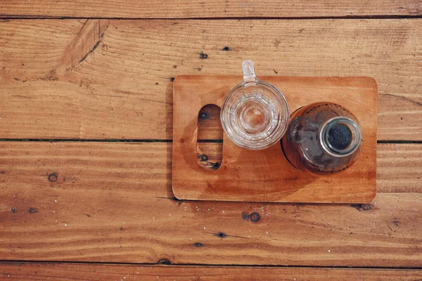 Una Vista Superior Del Café Cerveza Fría Una Bandeja Una —  Fotos de Stock