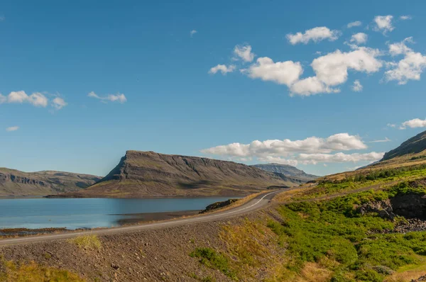 Een Prachtig Shot Van Het Meer Thingvallavatn Ijsland — Stockfoto