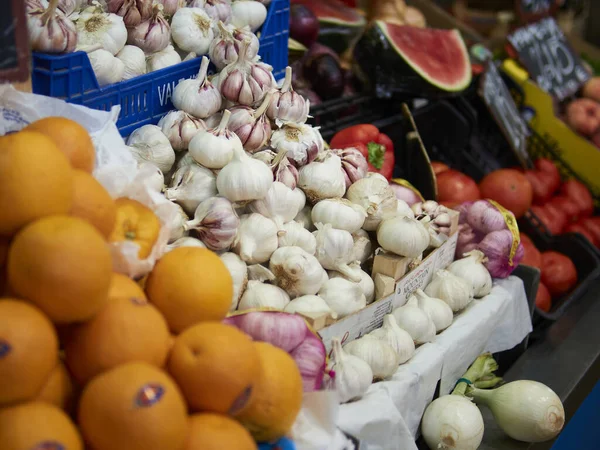 Frisches Gemüse Und Obst Auf Dem Wochenmarkt — Stockfoto