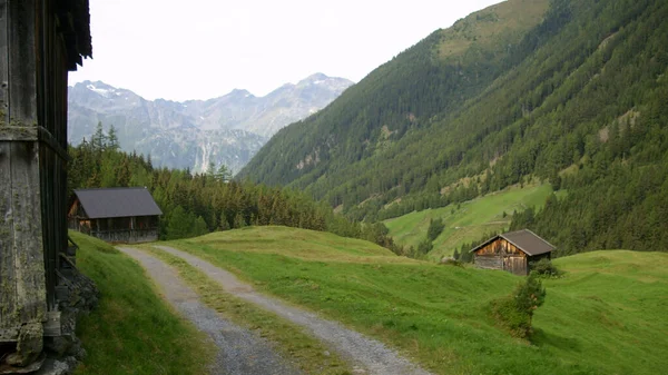 Osztrák Alpok Békés Tájképe Nappal — Stock Fotó