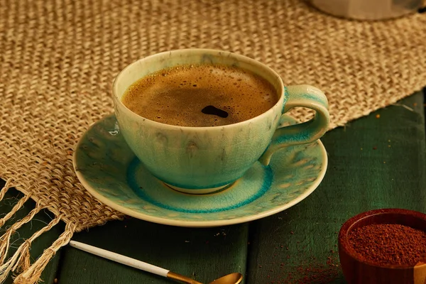 Primer Plano Una Taza Café Sobre Mesa — Foto de Stock