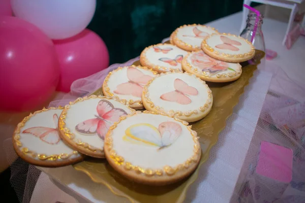 Eine Geburtstagsfeier Dekorierte Tafel Mit Desserts — Stockfoto