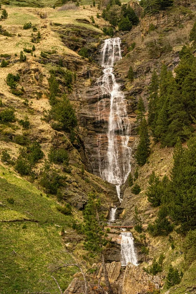 Vertikal Bild Ett Landskap Med Ett Vattenfall Från Ett Högt — Stockfoto