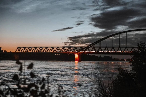 Uma Bela Foto Ponte Ferroviária Hamm Noite Dusseldorf Alemanha — Fotografia de Stock