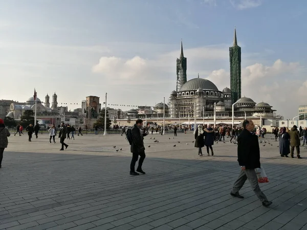 伊斯坦布尔 2021年3月31日 土耳其伊斯坦布尔塔克西姆广场忙碌的一天 — 图库照片