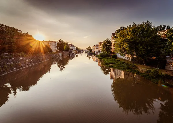 Casco Antiguo Junto Río Opole Polonia Con Hermosos Edificios Atardecer —  Fotos de Stock