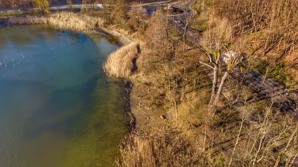 Petit Vol Printemps Lac Soleil Brillait Bien Les Gens Étaient — Photo