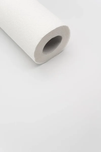 Primer Plano Estudio Rollo Toalla Papel Blanco Aislado Sobre Fondo —  Fotos de Stock