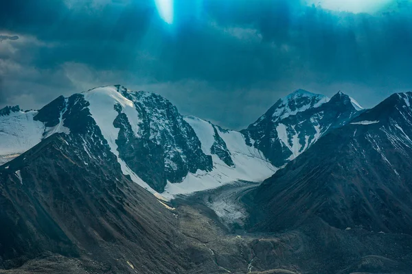 Śnieg Pokrył Góry Altai Tavan Bogd Lub Dachy Mongolii Krajowi — Zdjęcie stockowe