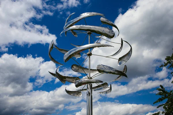 Closeup Shot Wind Kinetic Sculpture Cloudy Sky Background — Stock Photo, Image