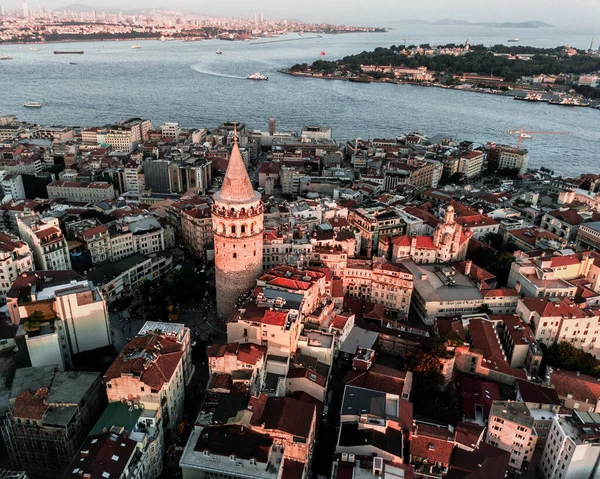 Stanbul Türkiye Galata Kulesi Nin Binalar Boğazla Çevrili Insansız Hava — Stok fotoğraf