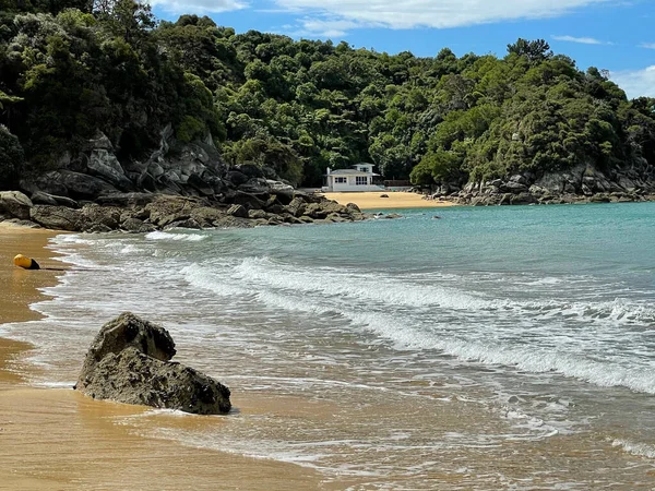 阳光下海滨美丽的风景 — 图库照片