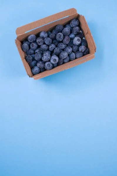 배경에 분리되어 맛있는 블루베리의 — 스톡 사진