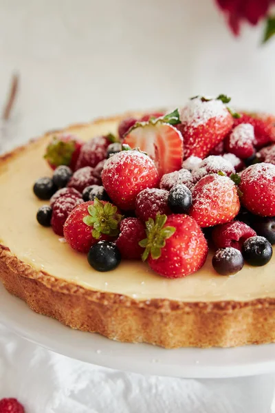 Closeup Delicious Cheesecake Fresh Berries Top — Stock Photo, Image