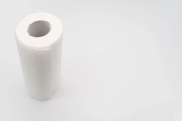 Een Close Shot Van Wit Papier Handdoek Roll Studio Geïsoleerd — Stockfoto