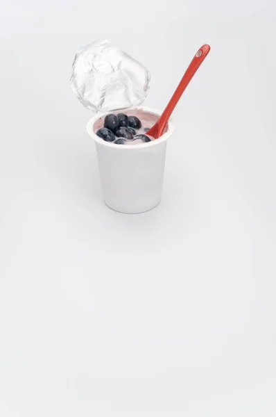 Vertical Shot Cup Yogurt Fresh Berries White Surface — Stock Photo, Image